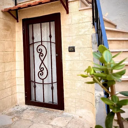 Nyaraló Dimora Pietra Antica *